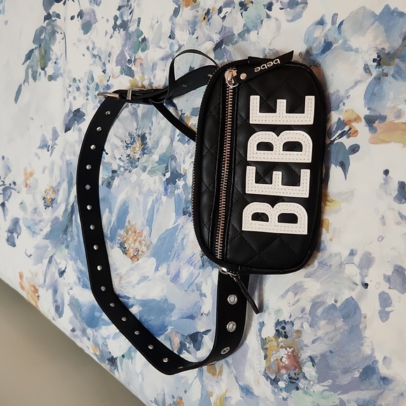 BEBE belt bag. Two zipper pickets. - Picture 1 of 3